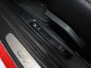 運転席側でフロントとリアのトランクの開閉が可能です。