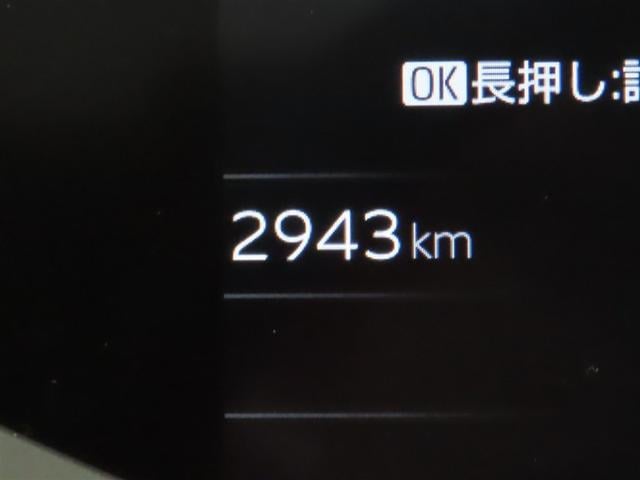 プリウス Z 衝突回避軽減ブレーキ 踏み間違い制御装置 車線逸脱警報 オートハイビーム パノラミックビューモニター シートヒーター&ベンチレーション パワーバックドア ディスプレイオーディオ フルセグTV(6枚目)