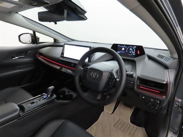 プリウス Z 衝突回避軽減ブレーキ 踏み間違い制御装置 車線逸脱警報 オートハイビーム パノラミックビューモニター シートヒーター&ベンチレーション パワーバックドア ディスプレイオーディオ フルセグTV(10枚目)