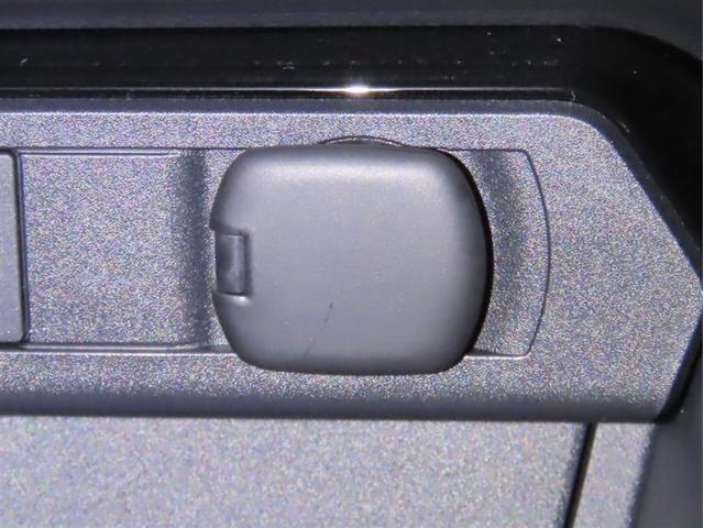 プリウス Z 衝突回避軽減ブレーキ 踏み間違い制御装置 車線逸脱警報 オートハイビーム パノラミックビューモニター シートヒーター&ベンチレーション パワーバックドア ディスプレイオーディオ フルセグTV(35枚目)