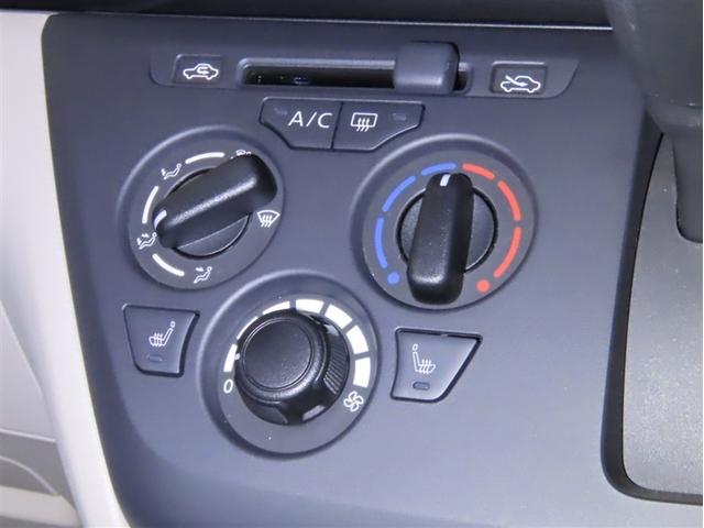 使いやすいマニュアル式のエアコンを装備しております。