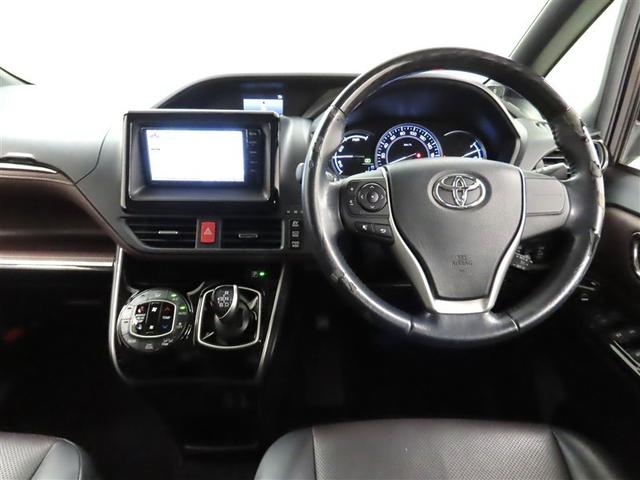 エスクァイア ハイブリッドＧｉ　メモリーナビ　ワンセグＴＶ　ＣＤ再生　メディアプレイヤー接続　バックモニター　シートヒーター　ＥＴＣ　スマートキー　両側電動スライドドア　ＬＥＤヘッドランプ　コーナーセンサー　クルーズコントロール（8枚目）