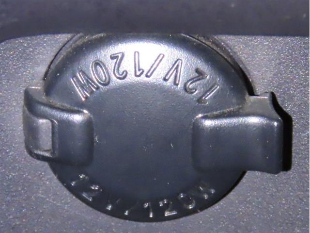 エスクァイア ハイブリッドＧｉ　メモリーナビ　ワンセグＴＶ　ＣＤ再生　メディアプレイヤー接続　バックモニター　シートヒーター　ＥＴＣ　スマートキー　両側電動スライドドア　ＬＥＤヘッドランプ　コーナーセンサー　クルーズコントロール（26枚目）