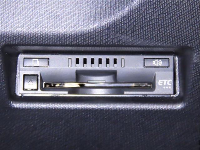 アクア クロスオーバー グラム 衝突回避軽減ブレーキ 踏み間違い制御装置 車線逸脱警報 オートハイビーム バックモニター ドライブレコーダー ETC LEDヘッドランプ シートヒーター メモリーナビ フルセグTV CDDVD再生(18枚目)