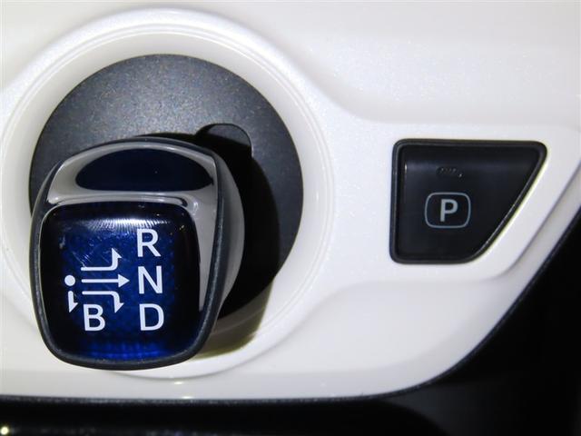 プリウス Sセーフティプラス 衝突軽減ブレーキ 踏み間違い制御装置 車線逸脱警報 オートハイビーム ドライブレコーダー バックモニター ETC メモリーナビ フルセグTV CDDVD再生 Bluetooth クルーズコントロール(21枚目)