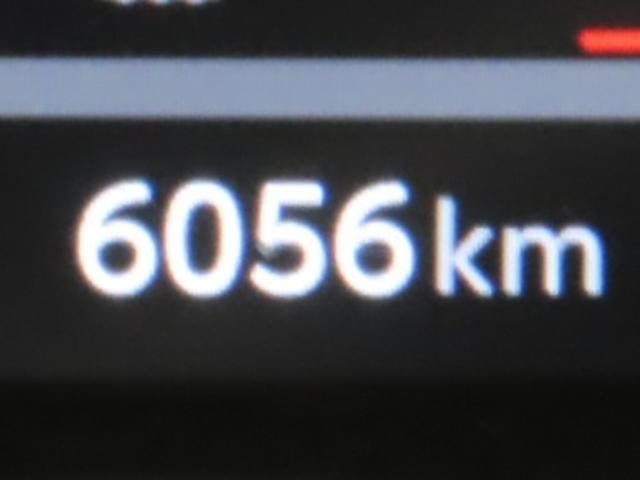 RAV4 ハイブリッドアドベンチャー メモリーナビ フルセグTV メディアプレイヤー接続 パノラミックビューモニター シートヒーター&ベンチレーション 衝突回避軽減ブレーキ 踏み間違い制御装置 車線逸脱警報 オートハイビーム 4WD(7枚目)