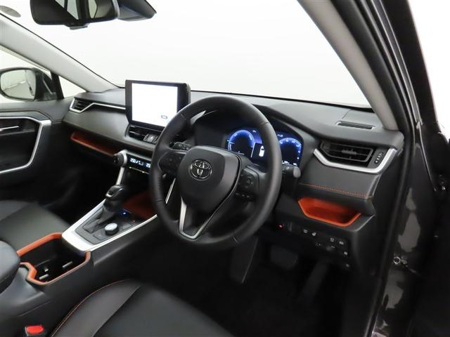 RAV4 ハイブリッドアドベンチャー メモリーナビ フルセグTV メディアプレイヤー接続 パノラミックビューモニター シートヒーター&ベンチレーション 衝突回避軽減ブレーキ 踏み間違い制御装置 車線逸脱警報 オートハイビーム 4WD(12枚目)