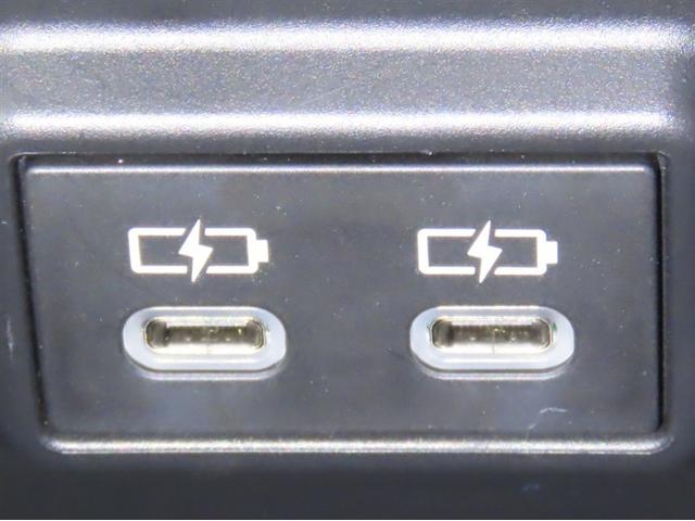 RAV4 ハイブリッドアドベンチャー メモリーナビ フルセグTV メディアプレイヤー接続 パノラミックビューモニター シートヒーター&ベンチレーション 衝突回避軽減ブレーキ 踏み間違い制御装置 車線逸脱警報 オートハイビーム 4WD(28枚目)