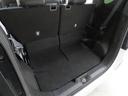 後席使用時でも、十分な荷室空間を確保しております。