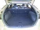 後席使用時でも、十分な荷室空間を確保しております。