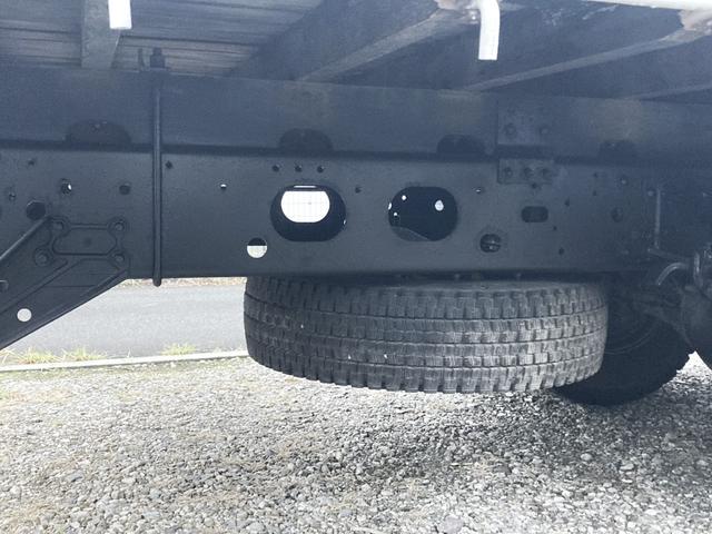 フォワード 　４段クレーン　４トン　吊荷重２．９３トン　積載２６５０ｋｇ　ラジコン付き　クレーン令和７年　年次点検済み（9枚目）