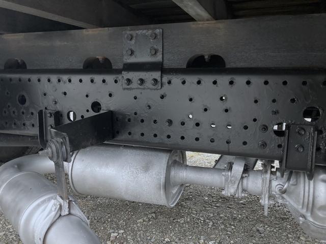 フォワード 　４段クレーン　４トン　吊荷重２．９３トン　積載２６５０ｋｇ　ラジコン付き　クレーン令和７年　年次点検済み（10枚目）