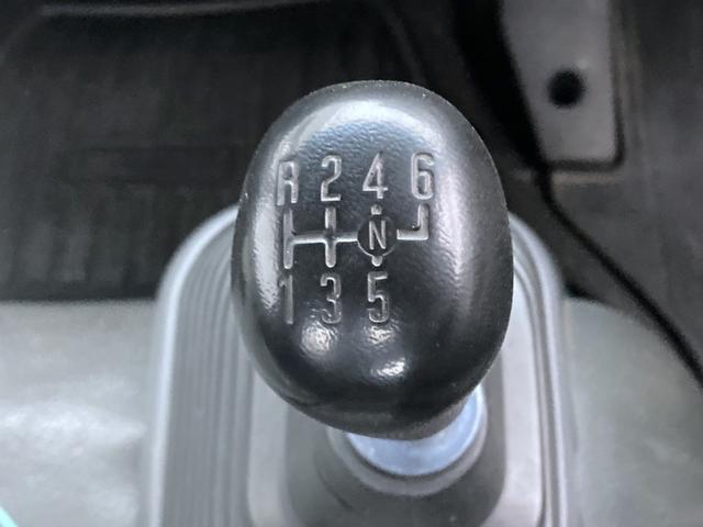 フォワード 　４段クレーン　４トン　吊荷重２．９３トン　積載２６５０ｋｇ　ラジコン付き　クレーン令和７年　年次点検済み（13枚目）