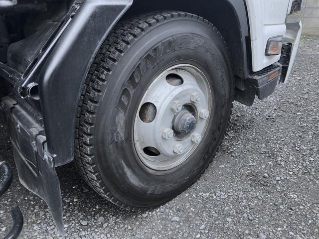 フォワード 　４段クレーン　４トン　吊荷重２．９３トン　積載２６５０ｋｇ　ラジコン付き　クレーン令和７年　年次点検済み（23枚目）