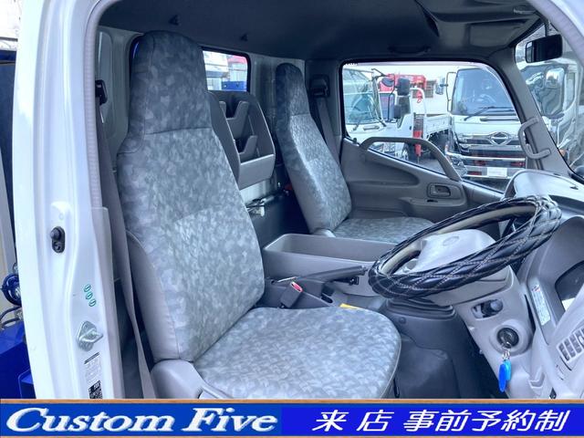 デュトロ 　重機運搬車　３段クレーン　積載３．５トン　吊荷重２．９３トン　ラジコン付　検８年１１月　４トン　中型（15枚目）