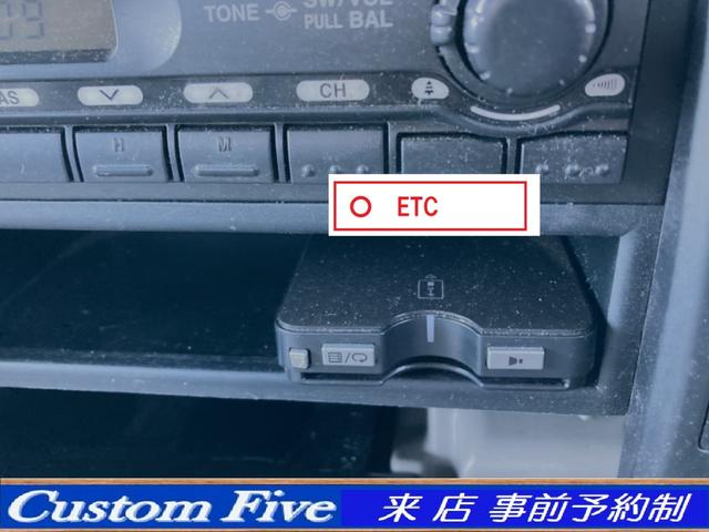 デュトロ 　重機運搬車　３段クレーン　積載３．５トン　吊荷重２．９３トン　ラジコン付　検８年１１月　４トン　中型（17枚目）