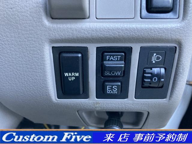 デュトロ 　重機運搬車　３段クレーン　積載３．５トン　吊荷重２．９３トン　ラジコン付　検８年１１月　４トン　中型（19枚目）