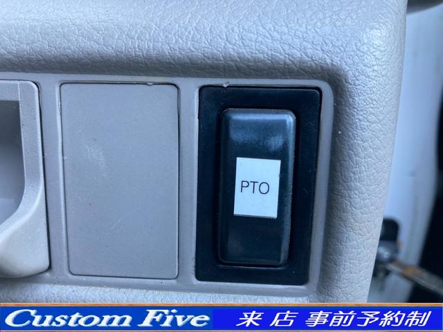 デュトロ 　重機運搬車　３段クレーン　積載３．５トン　吊荷重２．９３トン　ラジコン付　検８年１１月　４トン　中型（20枚目）