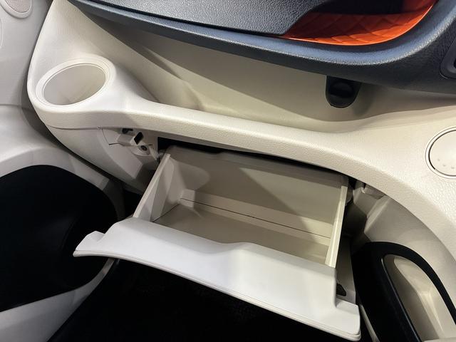 シエンタ Ｘ　純正ＳＤナビ・フルセグ・Ｂｌｕｅｔｏｏｔｈ・全方位カメラ・ＣＤ・ＤＶＤ・ＵＳＢ・ステリモ・左側パワースライド・ＥＴＣ・スマートキー・アイドリングストップ・横滑り防止装置・光軸調整・電動格納ドアミラー（26枚目）