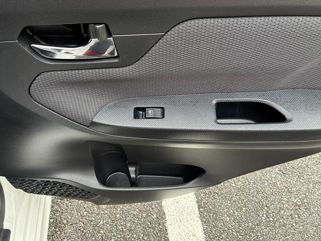 ムーヴ カスタム　Ｘ　ケンウッドＨＤＤナビＳＤＣＤＤＶＤフルセグテレビラジオＢｌｕｅｔｏｏｔｈバックカメラオートエアコンＥＴＣステアリングスイッチオートライトフォグランププッシュスタートアイドリングストップスマートキー（20枚目）