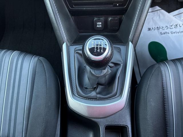 デミオ 15MB 純正CD,ラジオデッキ・USB・AUX・マニュアルエアコン・ステアリングリモコン・ETC・プッシュスタート・アイドリングストップ・横滑り防止・光軸調整・電動格納ドアミラー・スマートキー(34枚目)