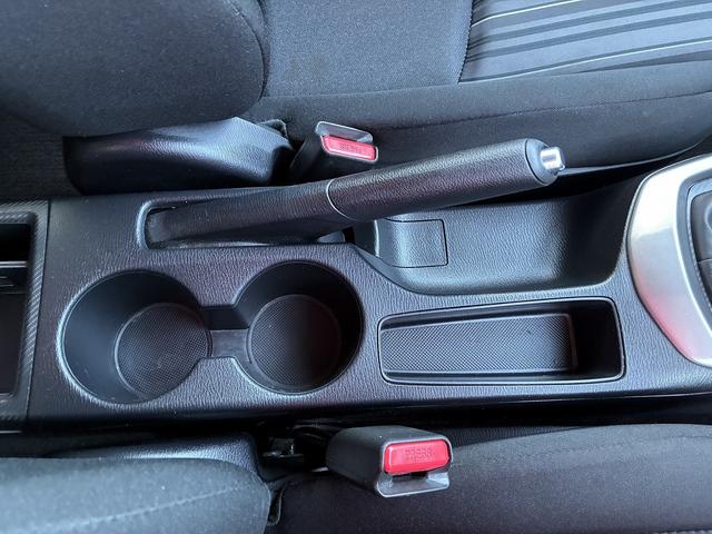 デミオ 15MB 純正CD,ラジオデッキ・USB・AUX・マニュアルエアコン・ステアリングリモコン・ETC・プッシュスタート・アイドリングストップ・横滑り防止・光軸調整・電動格納ドアミラー・スマートキー(36枚目)