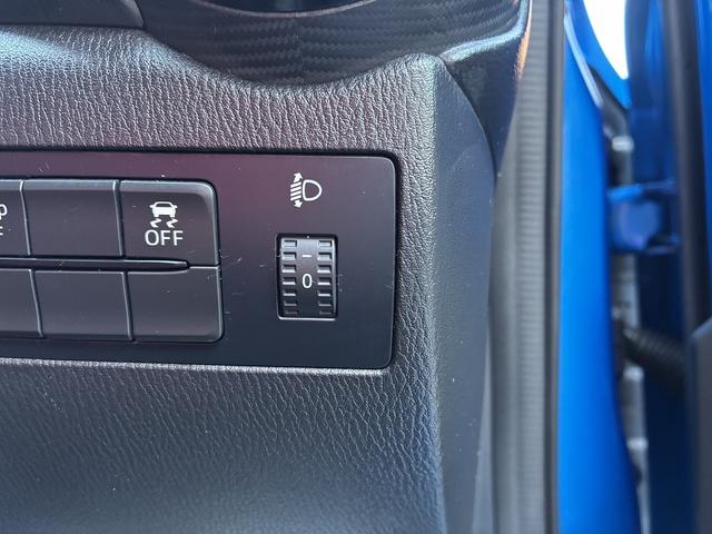 デミオ 15MB 純正CD,ラジオデッキ・USB・AUX・マニュアルエアコン・ステアリングリモコン・ETC・プッシュスタート・アイドリングストップ・横滑り防止・光軸調整・電動格納ドアミラー・スマートキー(45枚目)