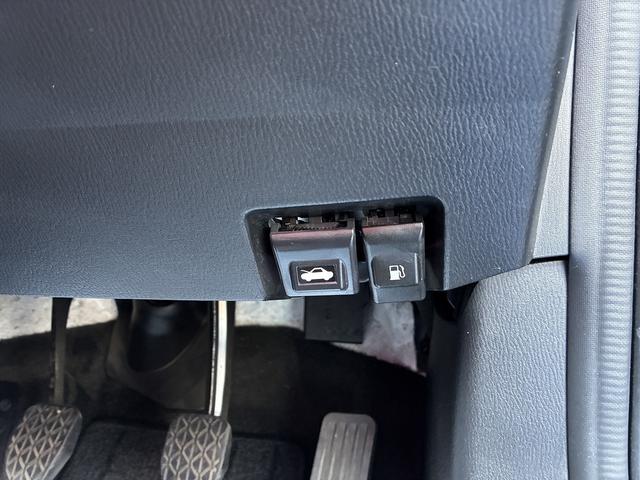 デミオ 15MB 純正CD,ラジオデッキ・USB・AUX・マニュアルエアコン・ステアリングリモコン・ETC・プッシュスタート・アイドリングストップ・横滑り防止・光軸調整・電動格納ドアミラー・スマートキー(46枚目)