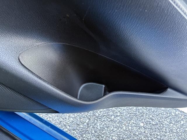 デミオ 15MB 純正CD,ラジオデッキ・USB・AUX・マニュアルエアコン・ステアリングリモコン・ETC・プッシュスタート・アイドリングストップ・横滑り防止・光軸調整・電動格納ドアミラー・スマートキー(48枚目)