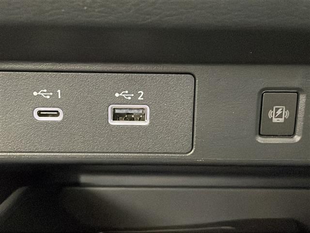 ノート オーテック　ＦＯＵＲ　４ＷＤ　純正コネクトナビ　ＵＳＢ　ＢＴ　フルセグテレビ　全方位カメラ　ＥＴＣ２．０　衝突被害軽減ブレーキ　プロパイロット　革シート　前席シートヒーター　ステアリングヒーター　エンジンスターター（13枚目）