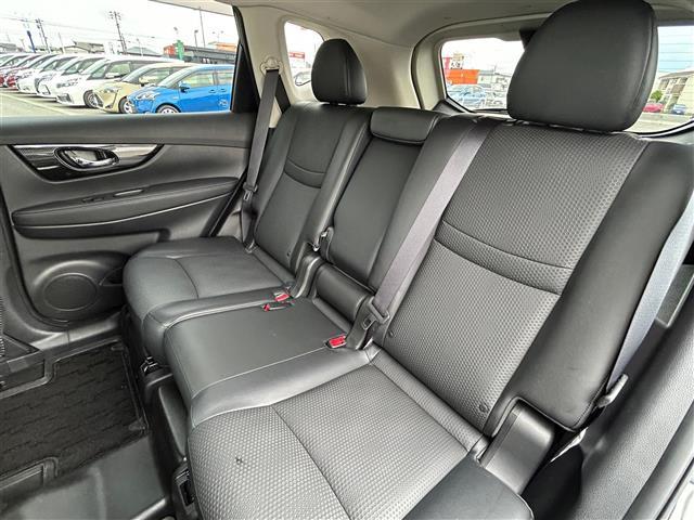 エクストレイル ２０Ｘｉ　プロパイロット　純正ナビ　フルセグ　ＢＴ　全周囲Ｃ　電動リアゲート　デジタルインナーミラー　カプロンシート　全席シートヒーター　ＥＴＣ　オートＬＥＤライト　フォグランプ　純正１８ＡＷ　スマートキー（26枚目）