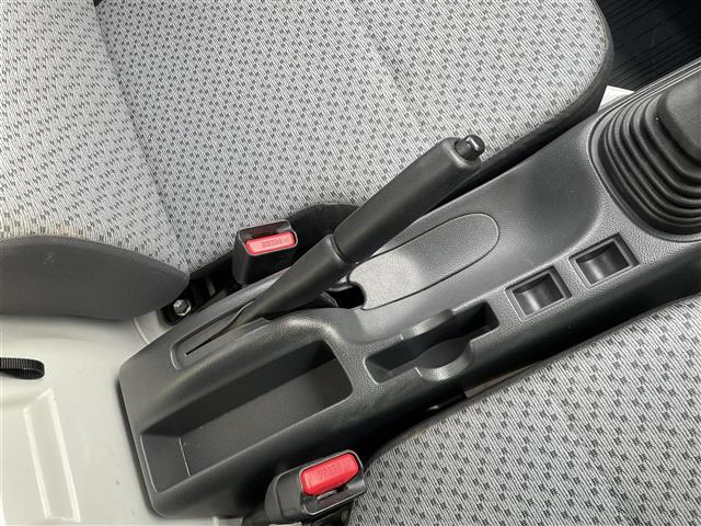 キャリイトラック KCエアコン・パワステ 4WD カーラジオ パワーステアリング 三方開(7枚目)