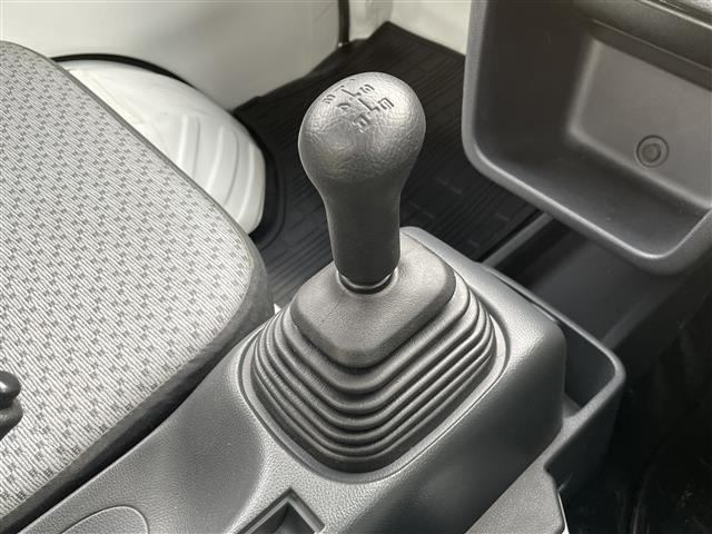 キャリイトラック KCエアコン・パワステ 4WD カーラジオ パワーステアリング 三方開(8枚目)