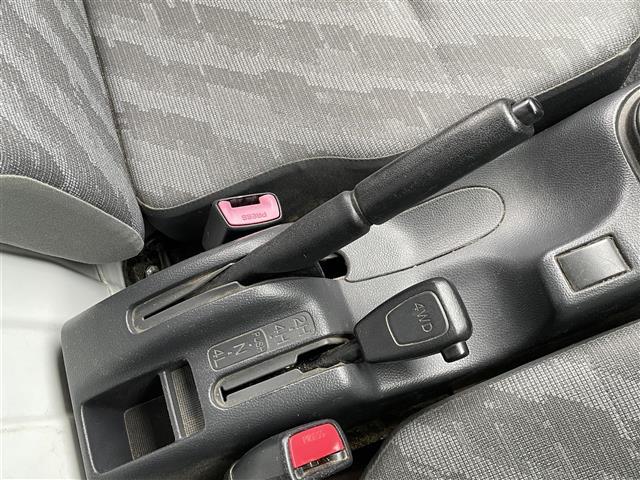 キャリイトラック KCエアコン・パワステ 4WD カーラジオ パワーステアリング 三方開(7枚目)