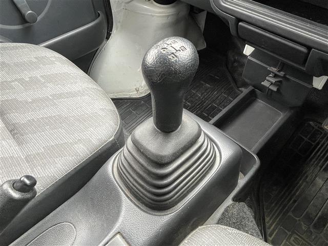 キャリイトラック KCエアコン・パワステ 4WD カーラジオ パワーステアリング 三方開(8枚目)