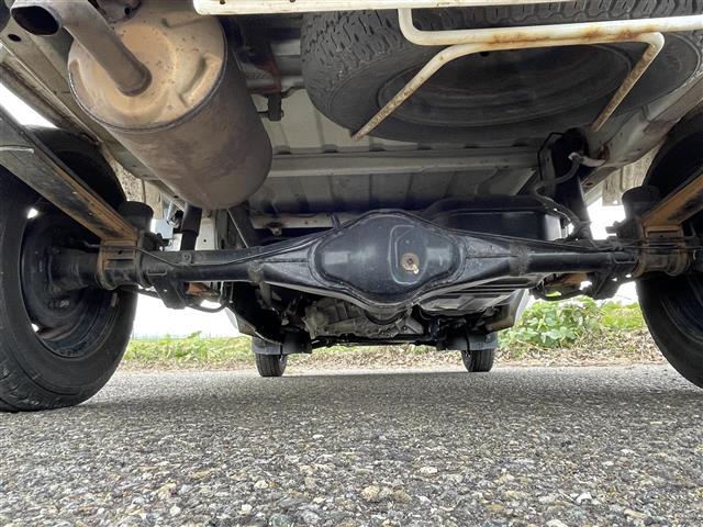 キャリイトラック KCエアコン・パワステ 4WD カーラジオ パワーステアリング 三方開(24枚目)