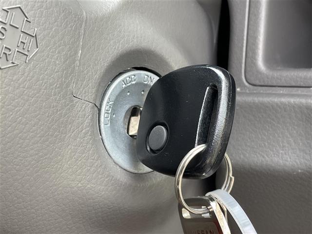 NV100クリッパーバン GX 4WD 社外SDナビ CN-HE01WD CD DVD BT フルセグテレビ バックカメラ ETC ドライブレコーダー 衝突被害軽減ブレーキ レーンキープアシスト(10枚目)