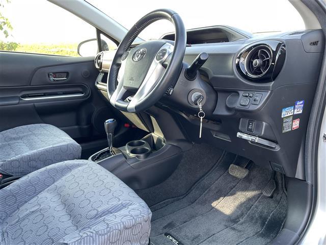 アクア G 純正SDナビ NSCP-W64 CD BT ワンセグテレビ バックカメラ ETC クルーズコントロール ステアリングスイッチ リモコンキー 純正15インチアルミホイール(13枚目)