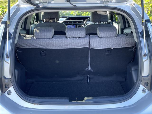 アクア G 純正SDナビ NSCP-W64 CD BT ワンセグテレビ バックカメラ ETC クルーズコントロール ステアリングスイッチ リモコンキー 純正15インチアルミホイール(18枚目)