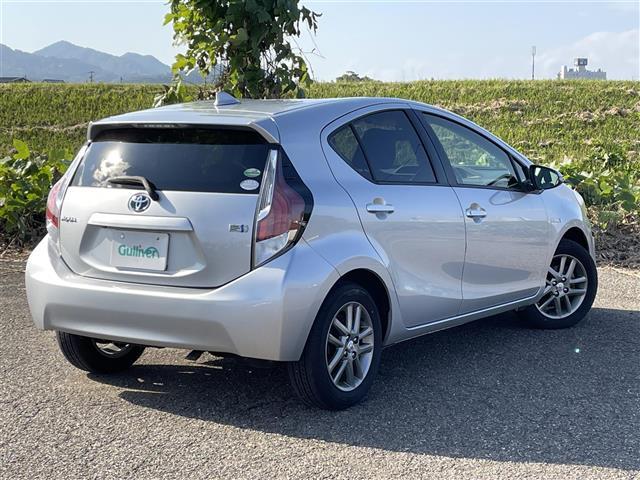 アクア G 純正SDナビ NSCP-W64 CD BT ワンセグテレビ バックカメラ ETC クルーズコントロール ステアリングスイッチ リモコンキー 純正15インチアルミホイール(26枚目)