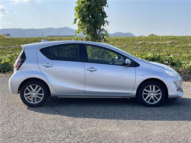 アクア G 純正SDナビ NSCP-W64 CD BT ワンセグテレビ バックカメラ ETC クルーズコントロール ステアリングスイッチ リモコンキー 純正15インチアルミホイール(28枚目)