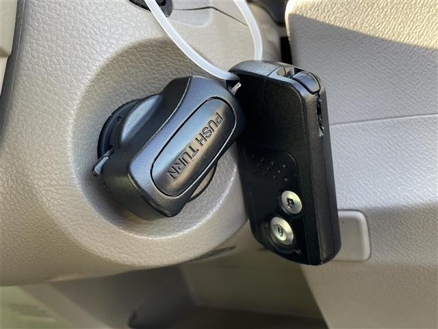 ライフ Ｇ　４ＷＤ　ＣＤ　ＵＳＢ　バックカメラ　ベンチシート　スマートキー　社外１３インチアルミホイール（6枚目）