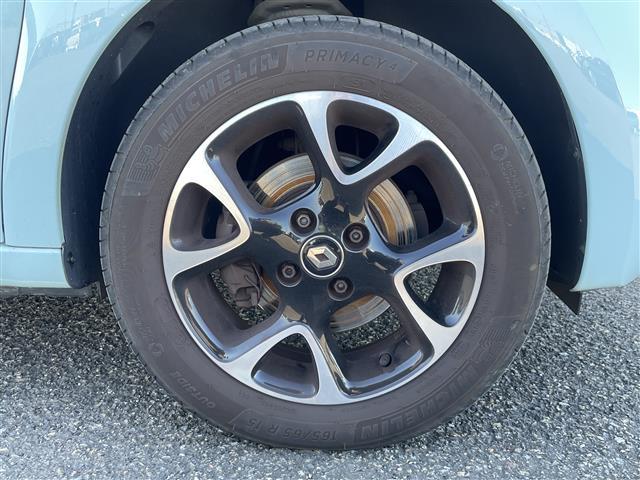 トゥインゴ ＥＤＣ　純正ディスプレイオーディオ　ＢＴ　ＵＳＢ　ＡＵＸ　バックカメラ　ＥＴＣ　ドライブレコーダー　レーンキープアシスト　クルーズコントロール　ステアリングスイッチ　コーナーセンサー（21枚目）