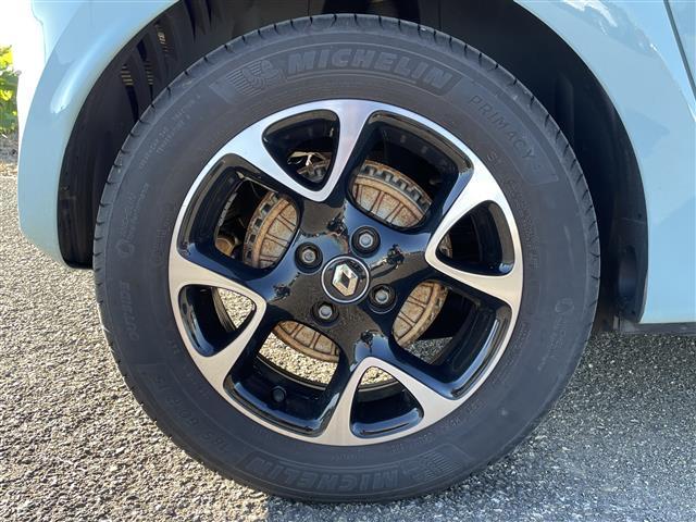 トゥインゴ ＥＤＣ　純正ディスプレイオーディオ　ＢＴ　ＵＳＢ　ＡＵＸ　バックカメラ　ＥＴＣ　ドライブレコーダー　レーンキープアシスト　クルーズコントロール　ステアリングスイッチ　コーナーセンサー（22枚目）