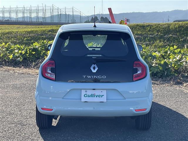 トゥインゴ ＥＤＣ　純正ディスプレイオーディオ　ＢＴ　ＵＳＢ　ＡＵＸ　バックカメラ　ＥＴＣ　ドライブレコーダー　レーンキープアシスト　クルーズコントロール　ステアリングスイッチ　コーナーセンサー（32枚目）