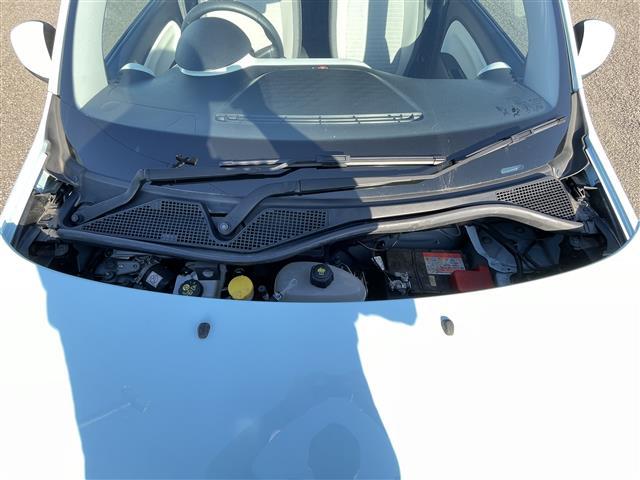 トゥインゴ ＥＤＣ　純正ディスプレイオーディオ　ＢＴ　ＵＳＢ　ＡＵＸ　バックカメラ　ＥＴＣ　ドライブレコーダー　レーンキープアシスト　クルーズコントロール　ステアリングスイッチ　コーナーセンサー（33枚目）