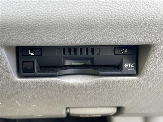パッソ Ｘ　Ｇパッケージ　４ＷＤ　純正ＳＤナビ　ＮＭＺＫ－Ｗ７０Ｄ　ＣＤ　ＤＶＤ　ＢＴ　フルセグテレビ　ＥＴＣ　衝突被害軽減ブレーキ　レーンキープアシスト　ベンチシート　ステアリングスイッチ（6枚目）