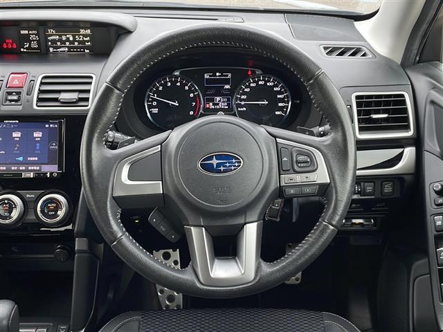 フォレスター S-リミテッド 4WD 純正SDナビ AVIC-RZ900 CD DVD BT フルセグテレビ バックカメラ ETC 衝突被害軽減ブレーキ レーンキープアシスト レーダークルーズコントロール(3枚目)