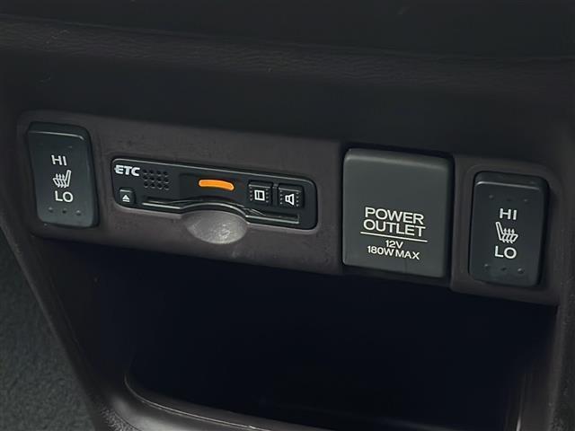 Ｎ－ＯＮＥ プレミアム　４ＷＤ　純正ＳＤナビ　ＶＸＭ－１７４ＶＦＸｉ　ＣＤ　ＤＶＤ　ＢＴ　フルセグテレビ　バックカメラ　ＥＴＣ　衝突被害軽減ブレーキ　半革シート　ベンチシート　シートヒーター（7枚目）