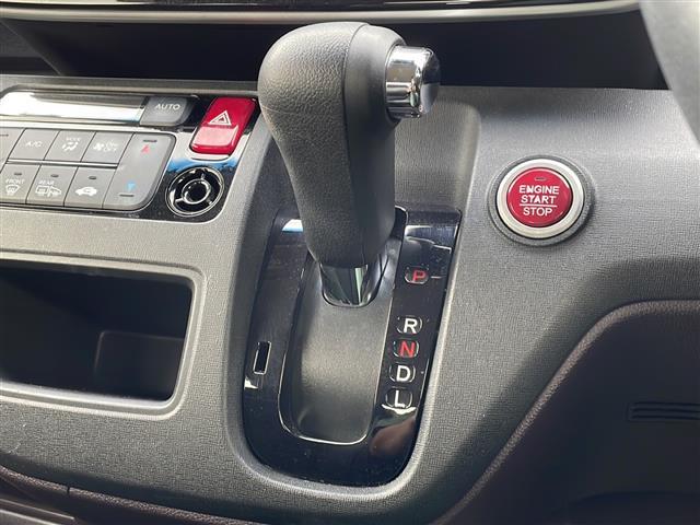 Ｎ－ＯＮＥ プレミアム　４ＷＤ　純正ＳＤナビ　ＶＸＭ－１７４ＶＦＸｉ　ＣＤ　ＤＶＤ　ＢＴ　フルセグテレビ　バックカメラ　ＥＴＣ　衝突被害軽減ブレーキ　半革シート　ベンチシート　シートヒーター（10枚目）